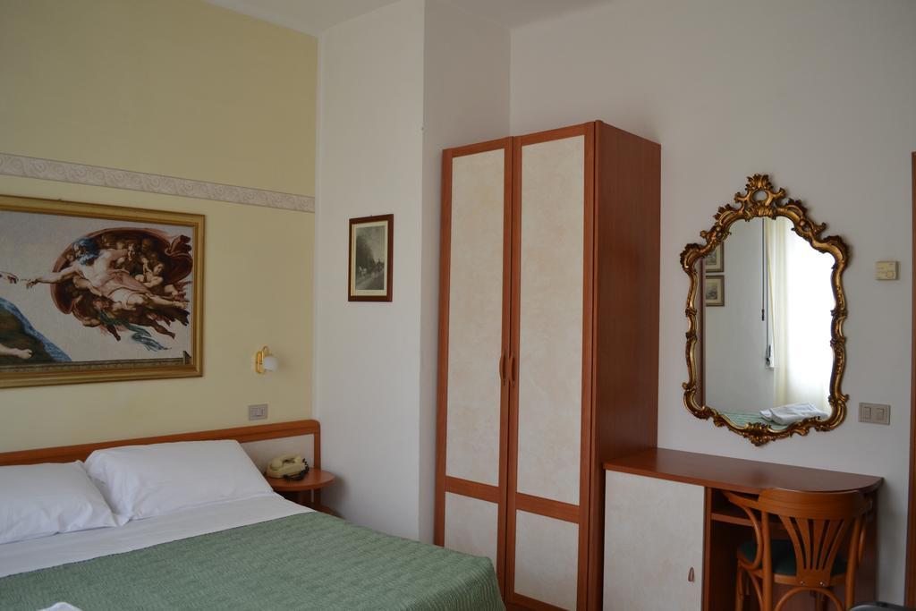 Hotel Parco Fellini Rímini Exterior foto